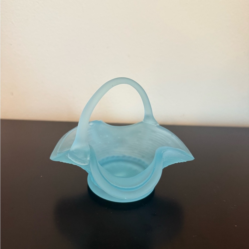 Rare Vintage Shiah Yih Small Blue Glass Fluted Basket with Original Sticker